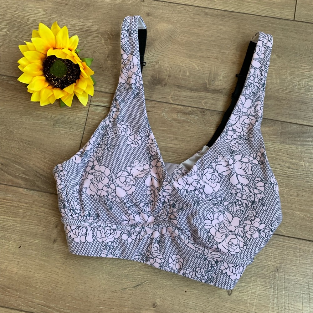 Fabletics Women’s XS Floral All Day Every Day Bra, Adjustable Straps & Bra Cups